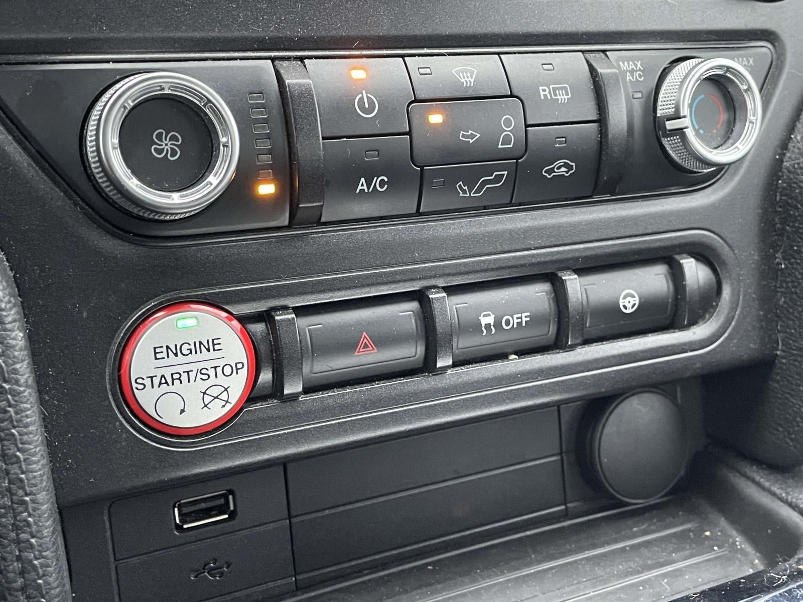 2016 Ford Mustang 2dr Fastback EcoBoost