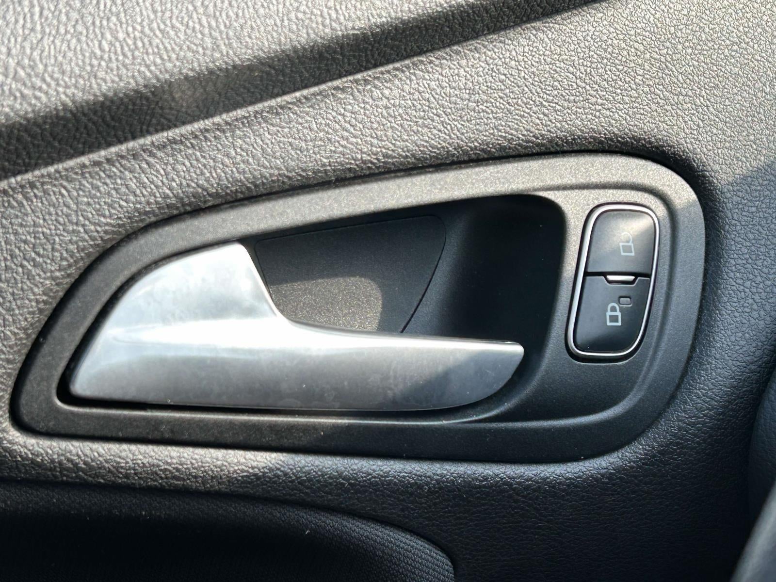 2018 Ford Focus SE Sedan