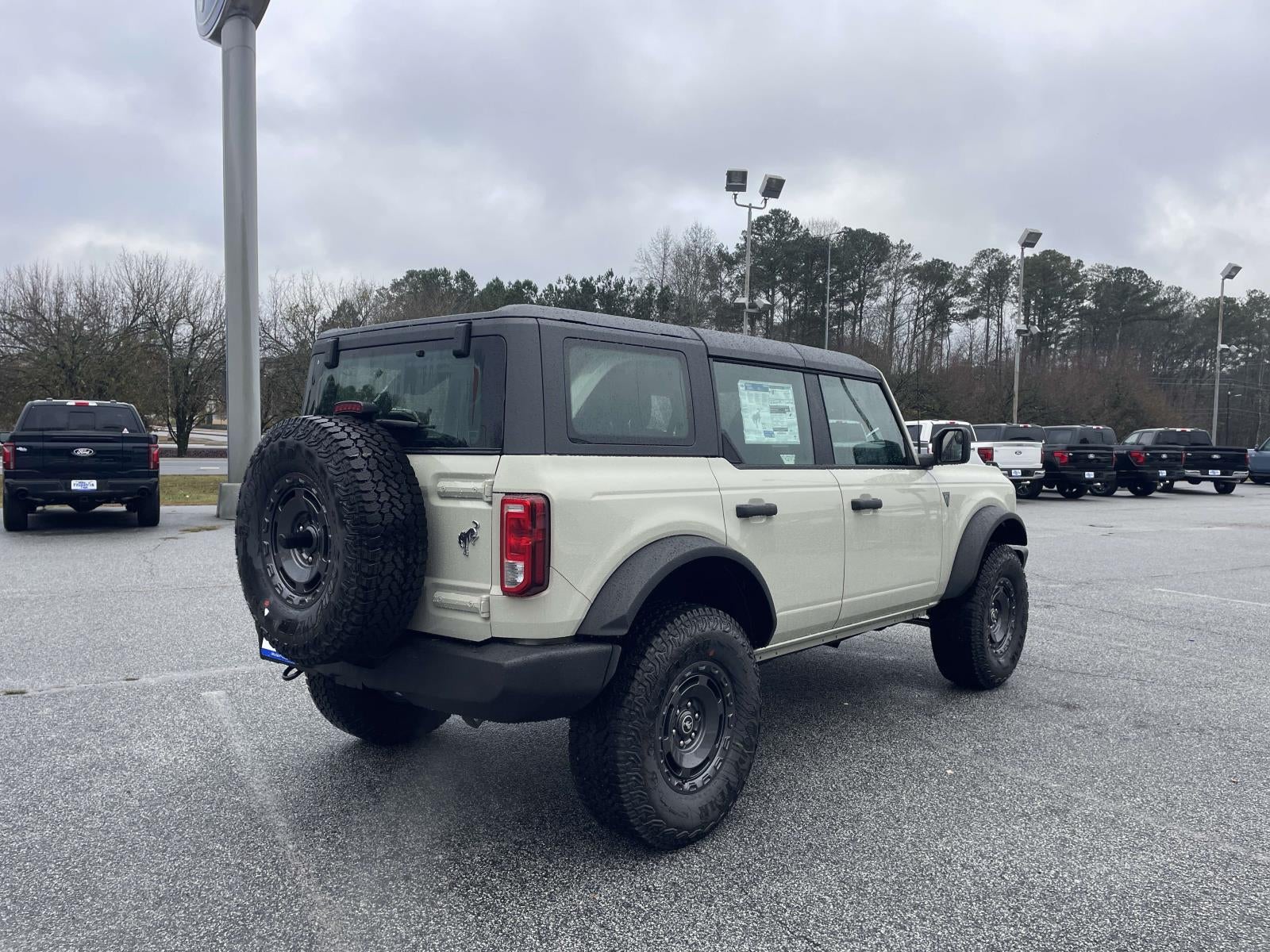 2025 Ford Bronco Base