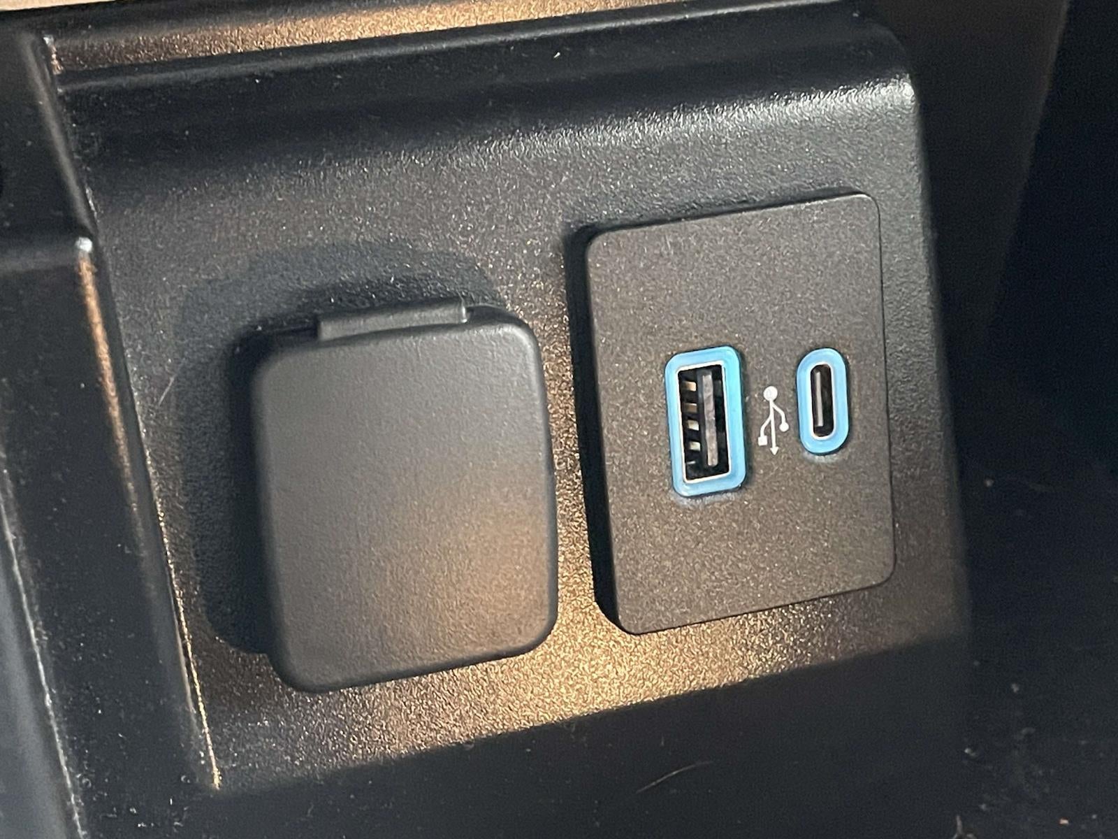 2022 Ford Explorer XLT RWD