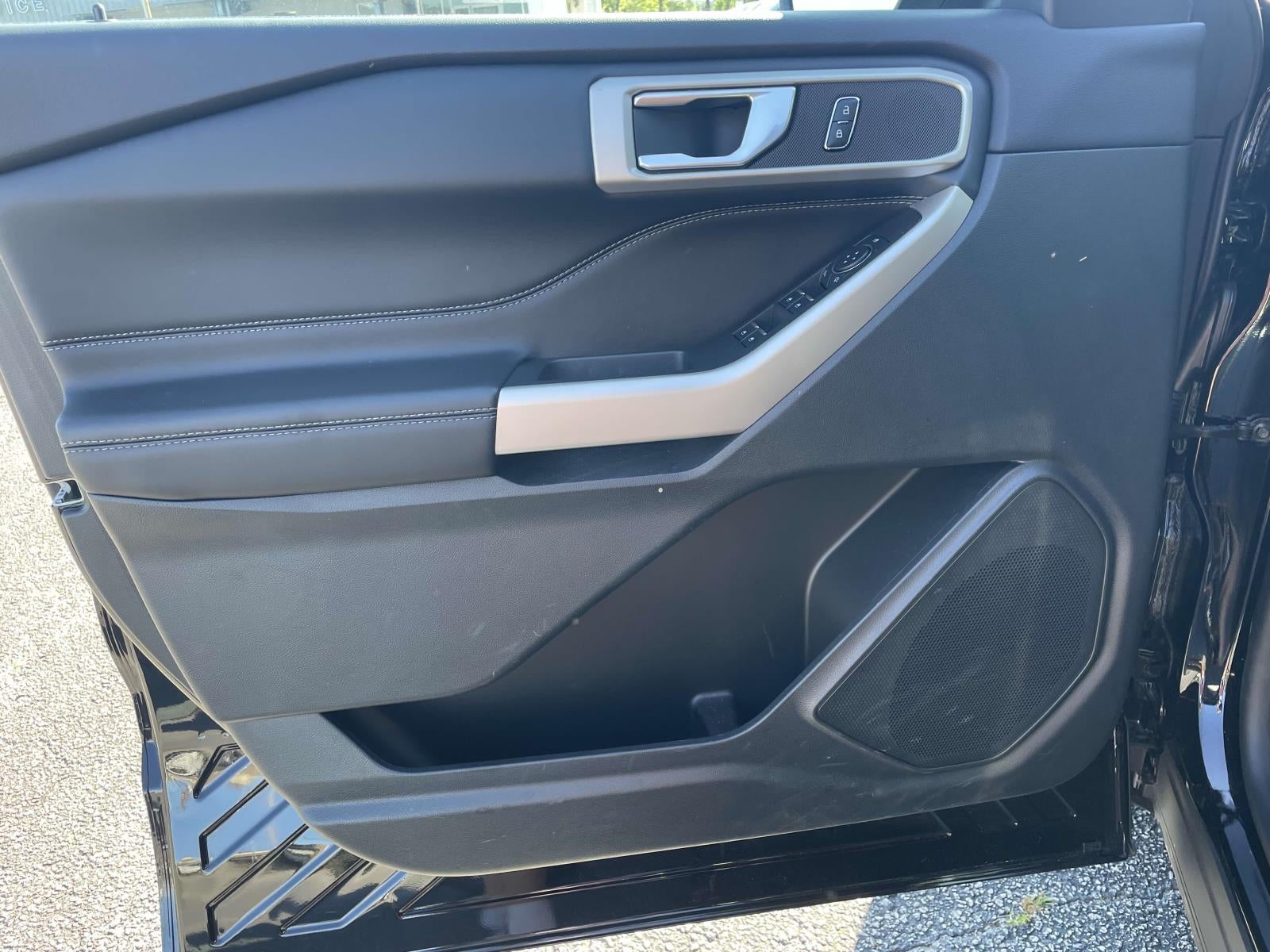 2023 Ford Explorer XLT RWD