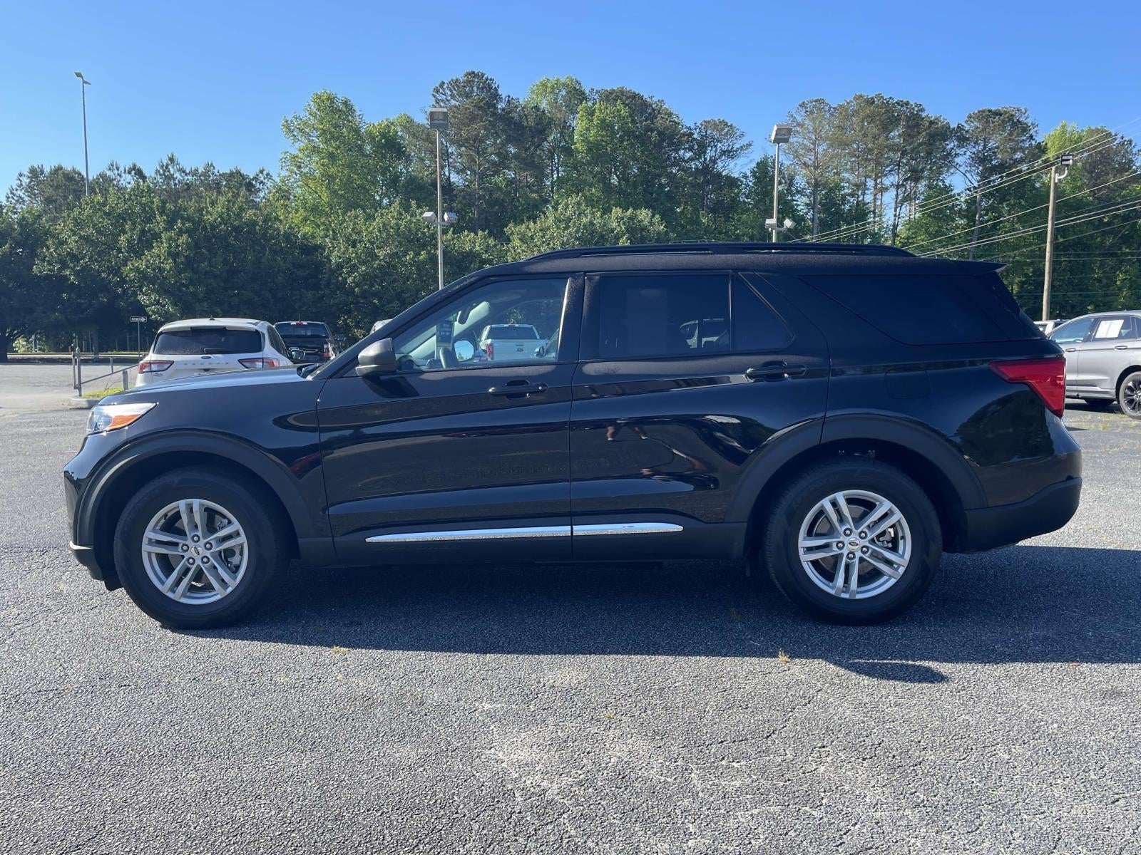 2023 Ford Explorer XLT RWD