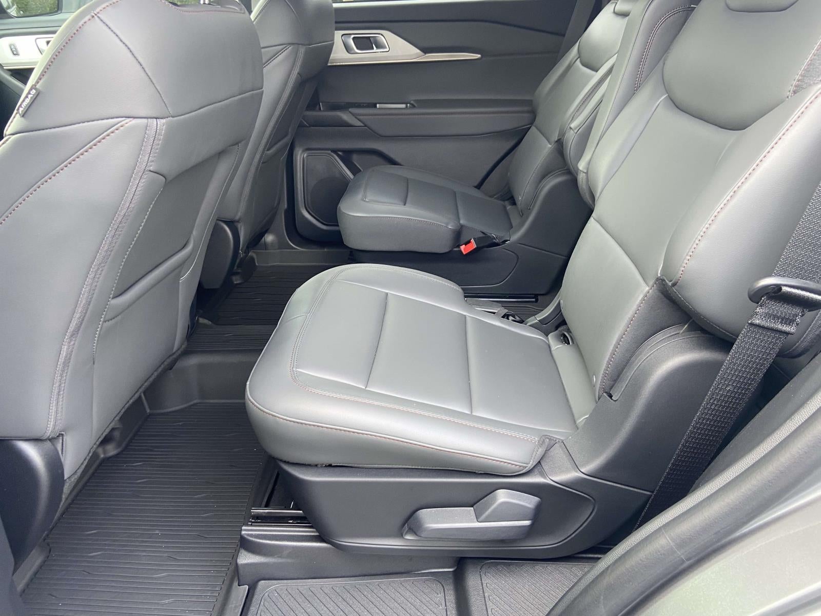 2025 Ford Explorer Active RWD