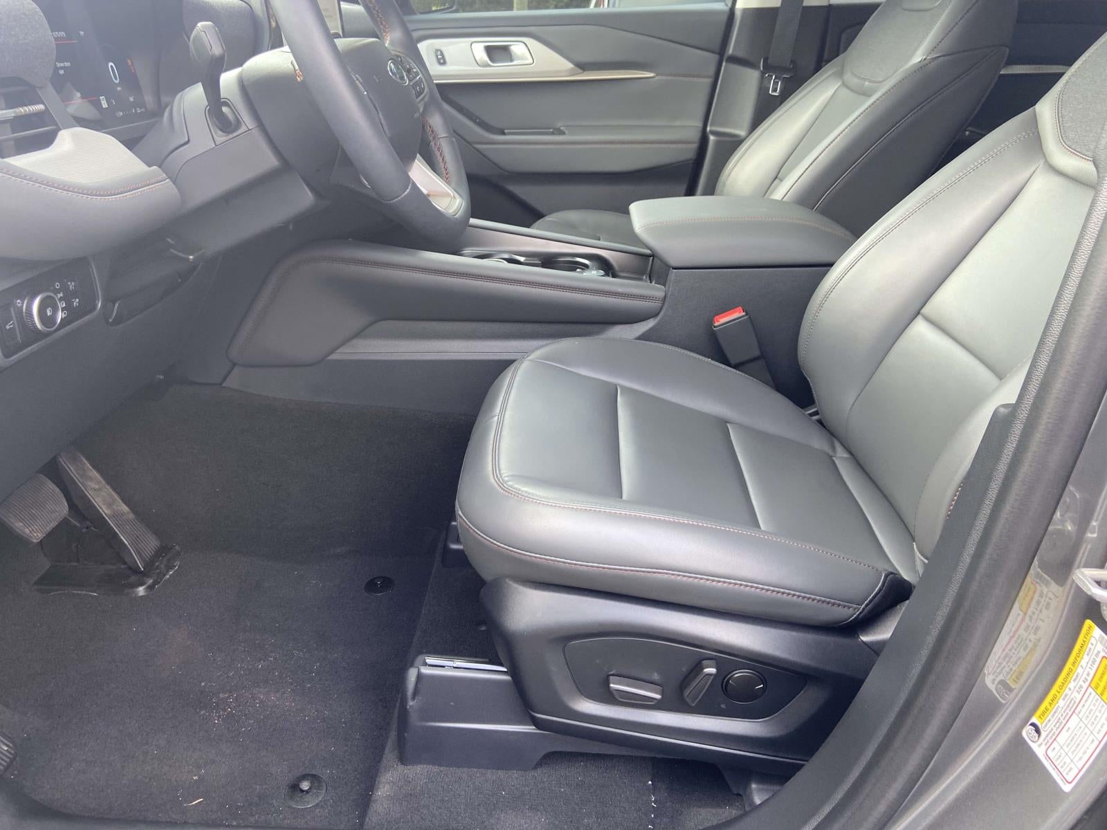 2025 Ford Explorer Active RWD