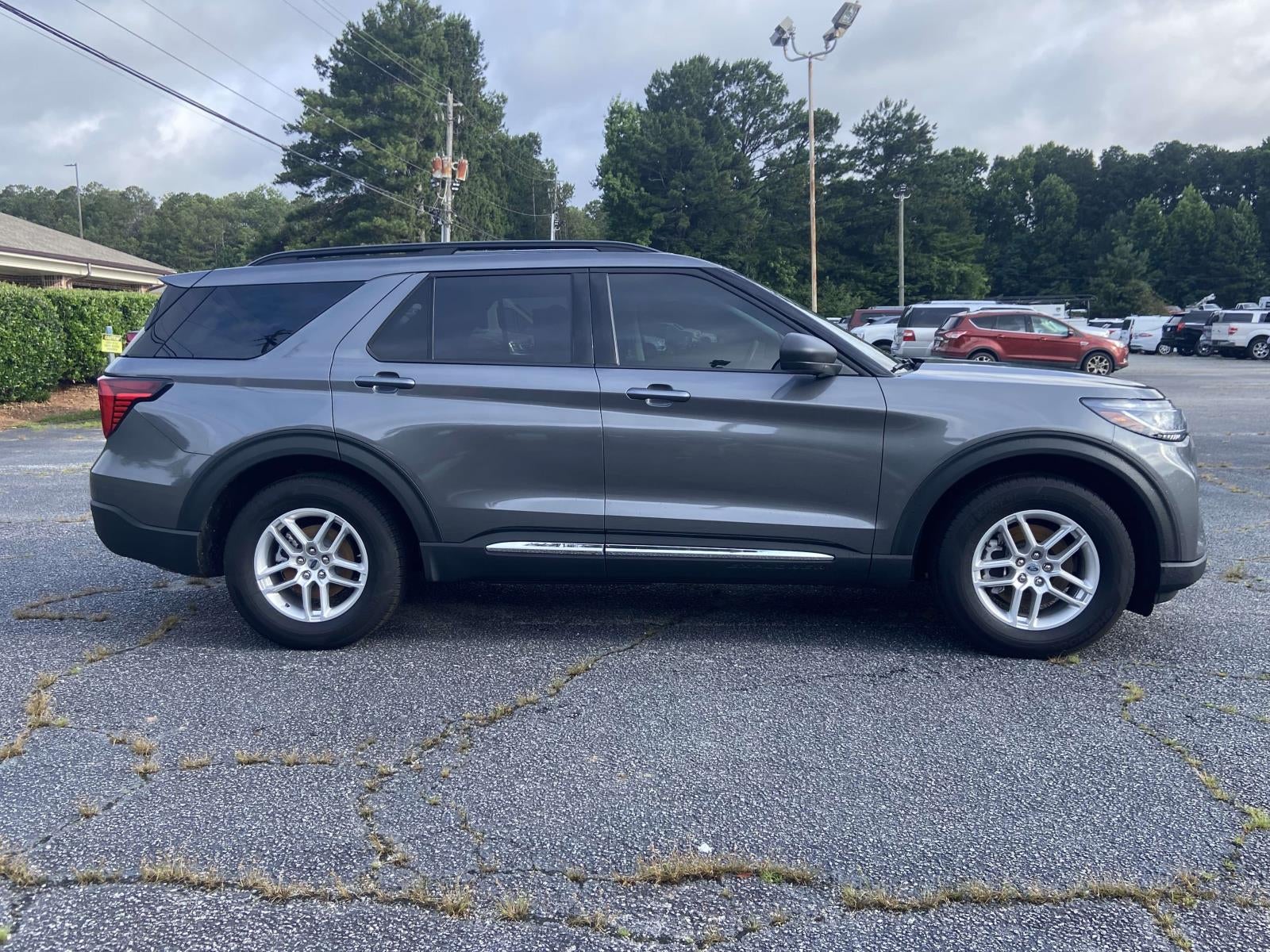 2025 Ford Explorer Active RWD