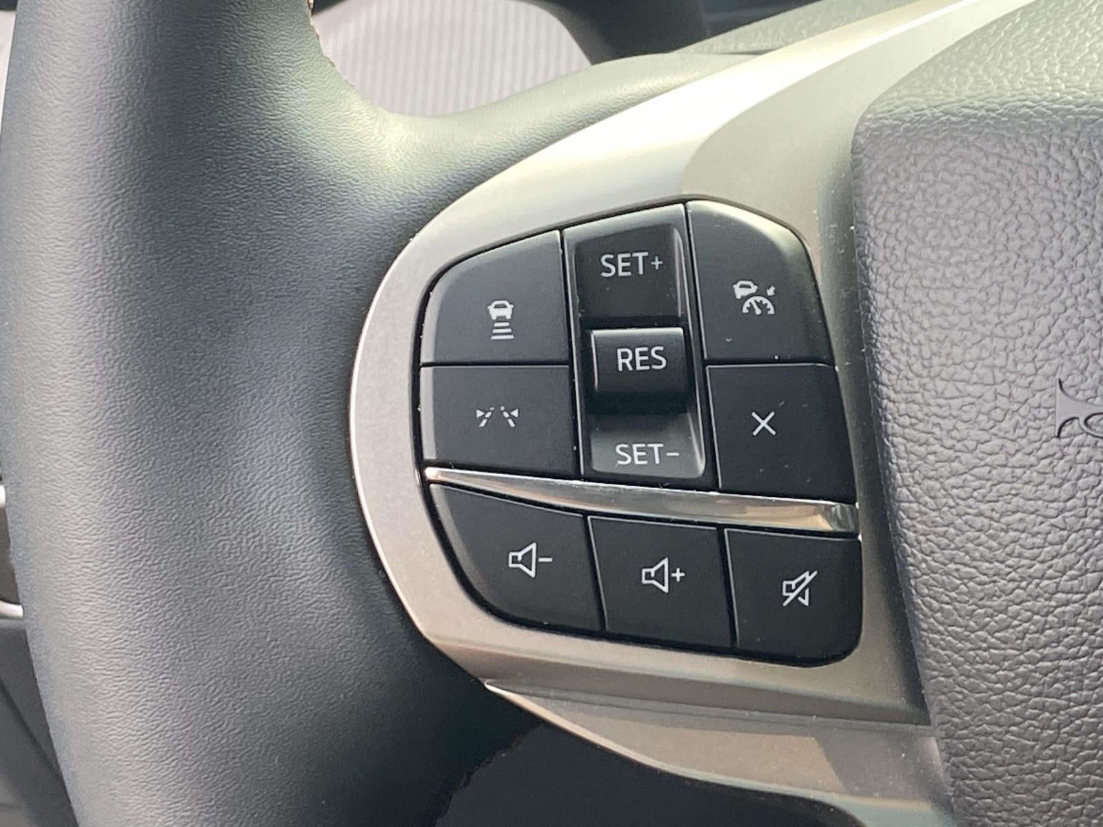 2025 Ford Explorer Active RWD