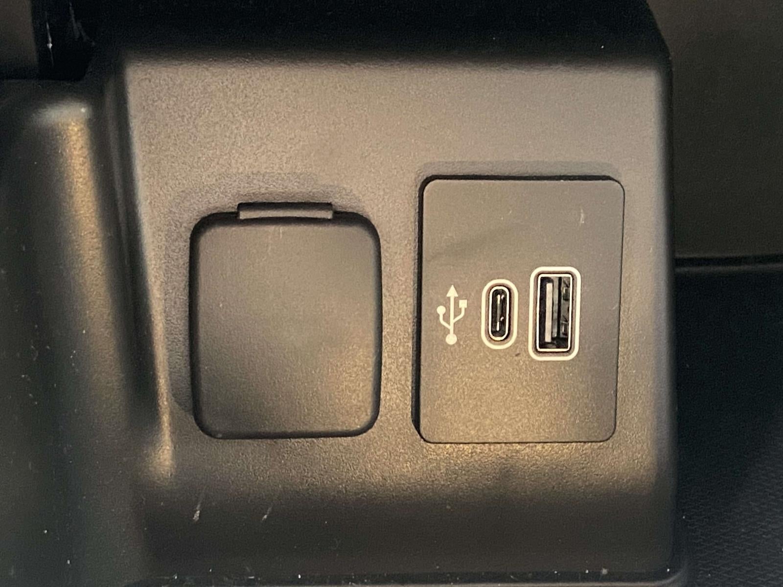 2025 Ford Explorer Active RWD