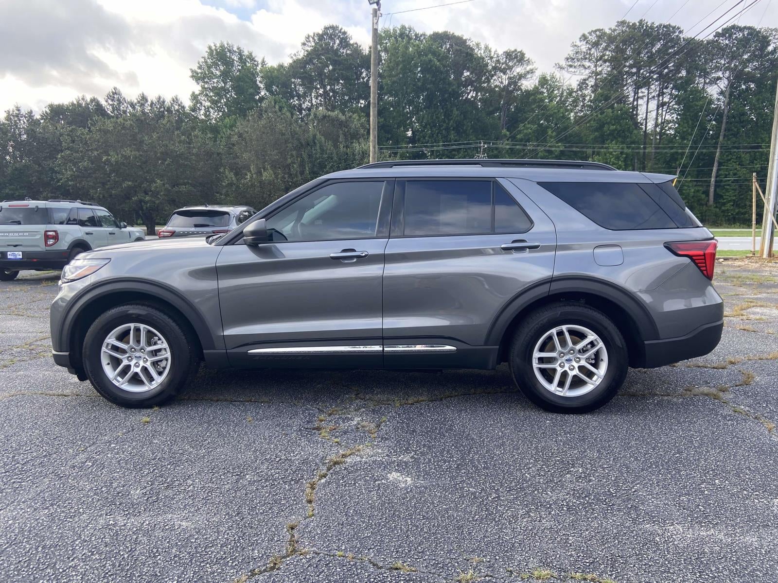 2025 Ford Explorer Active RWD