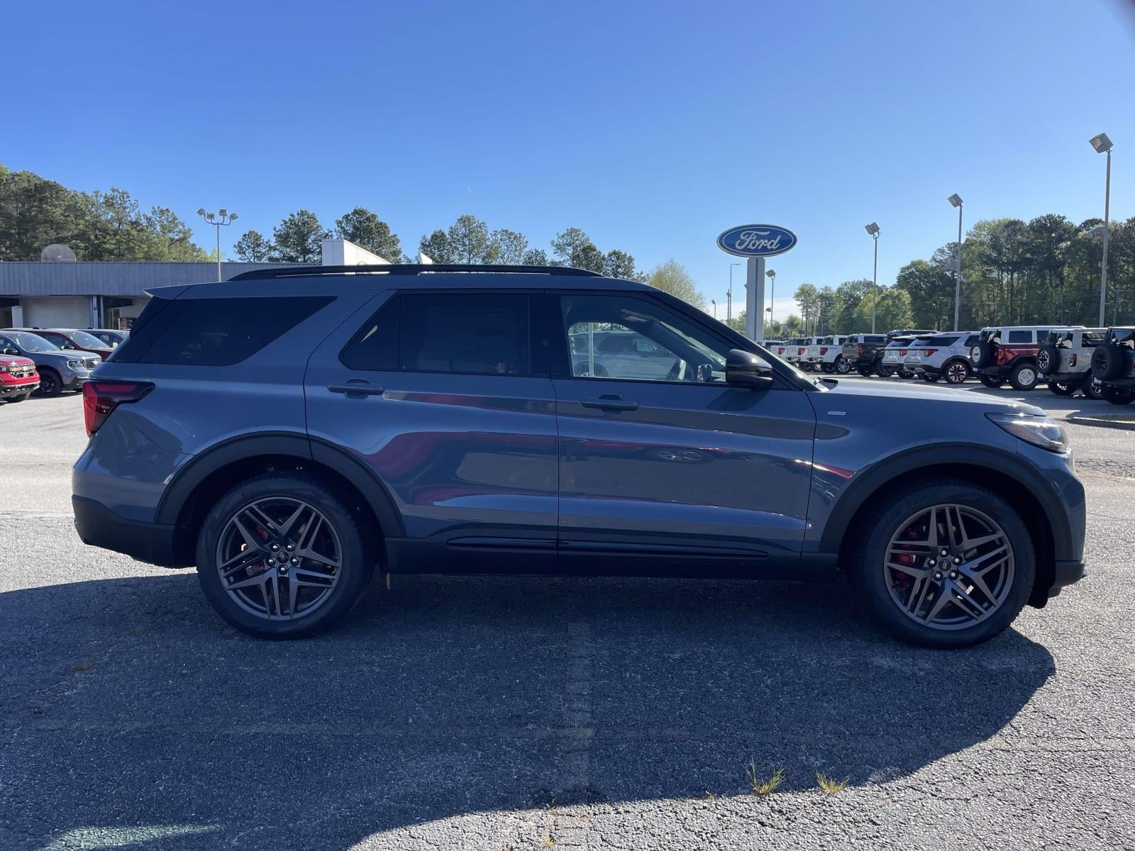 2026 Ford Explorer ST-Line
