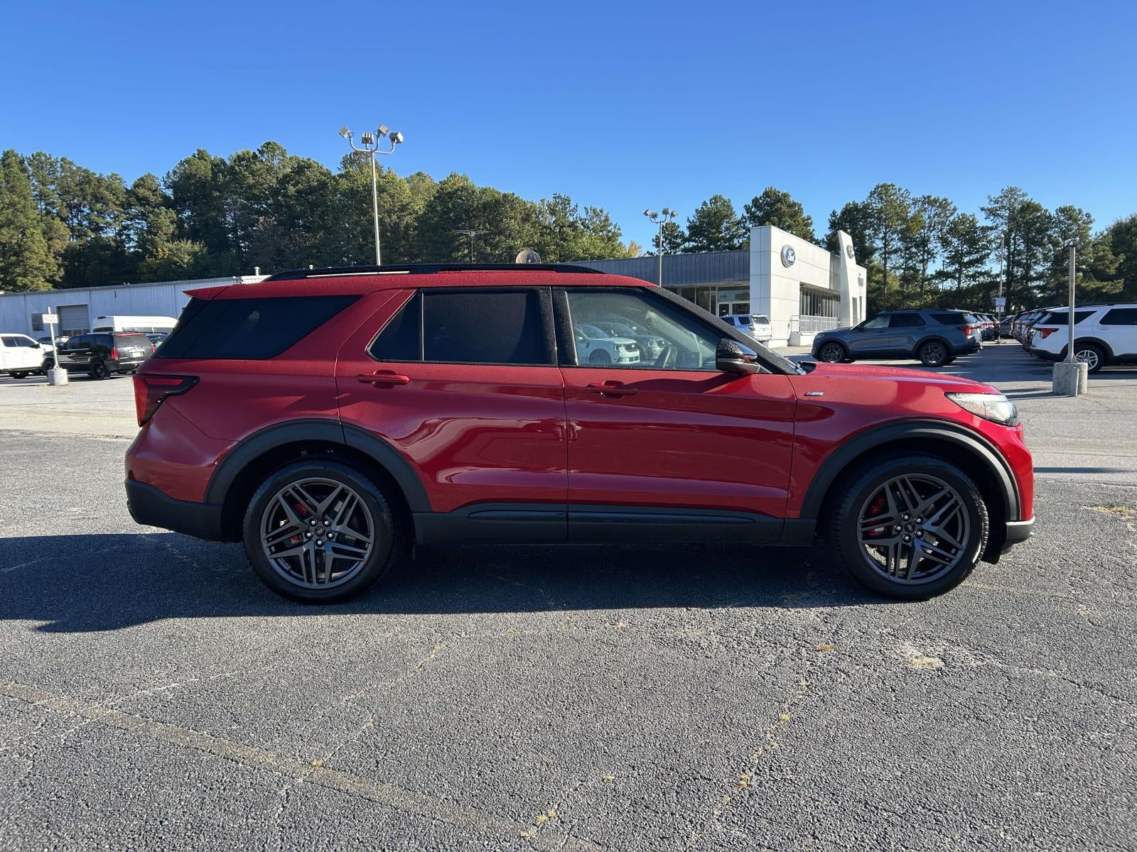 2025 Ford Explorer ST-Line RWD
