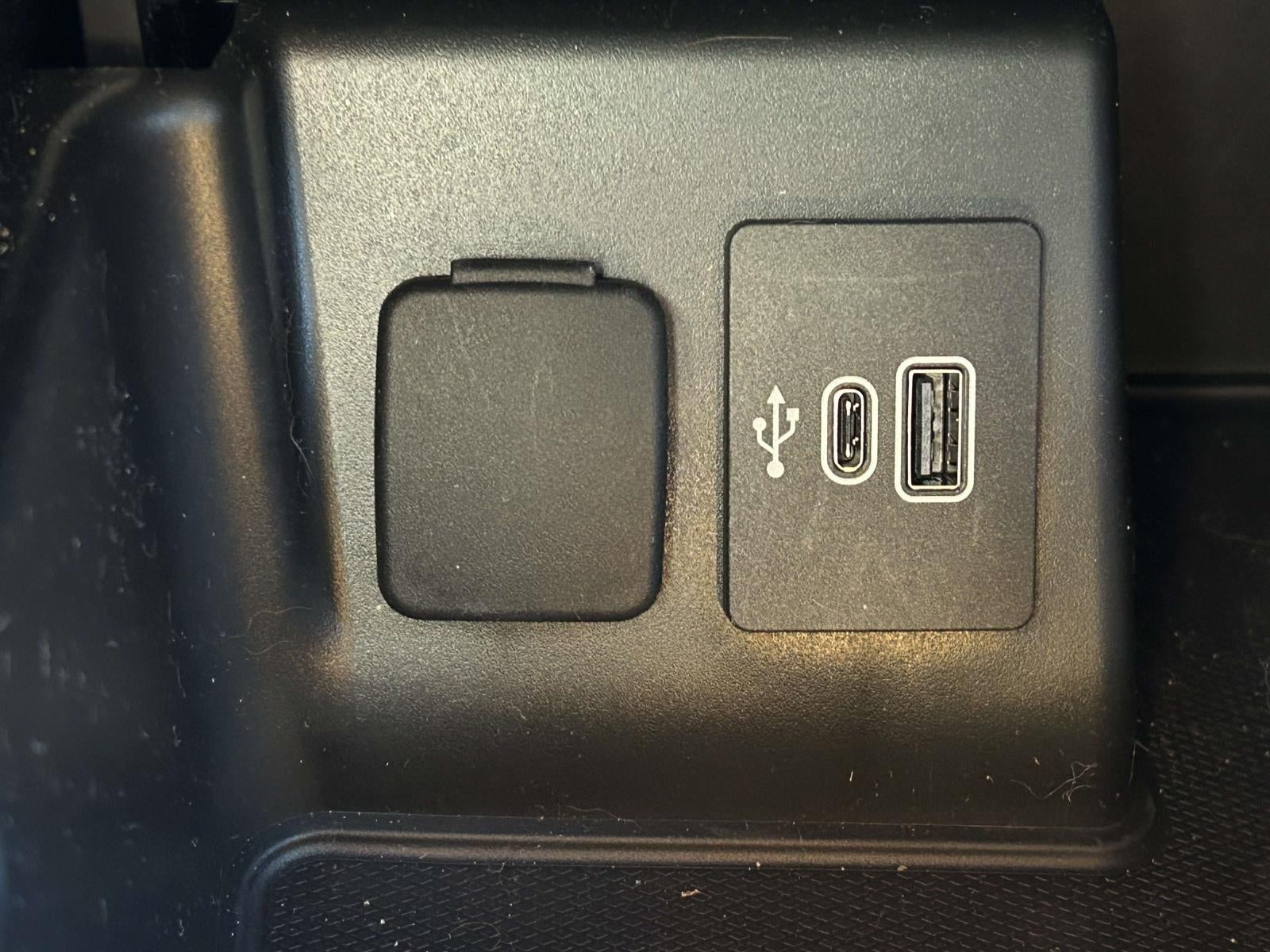 2025 Ford Explorer ST-Line RWD