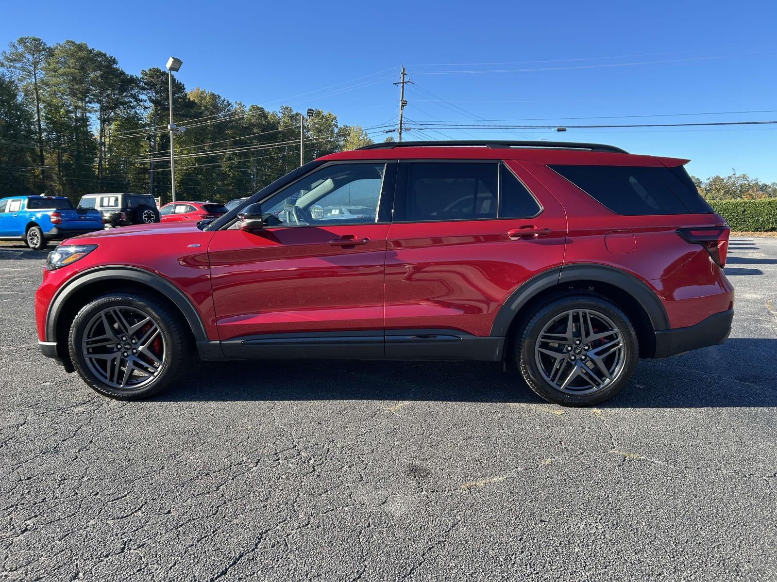 2025 Ford Explorer ST-Line RWD