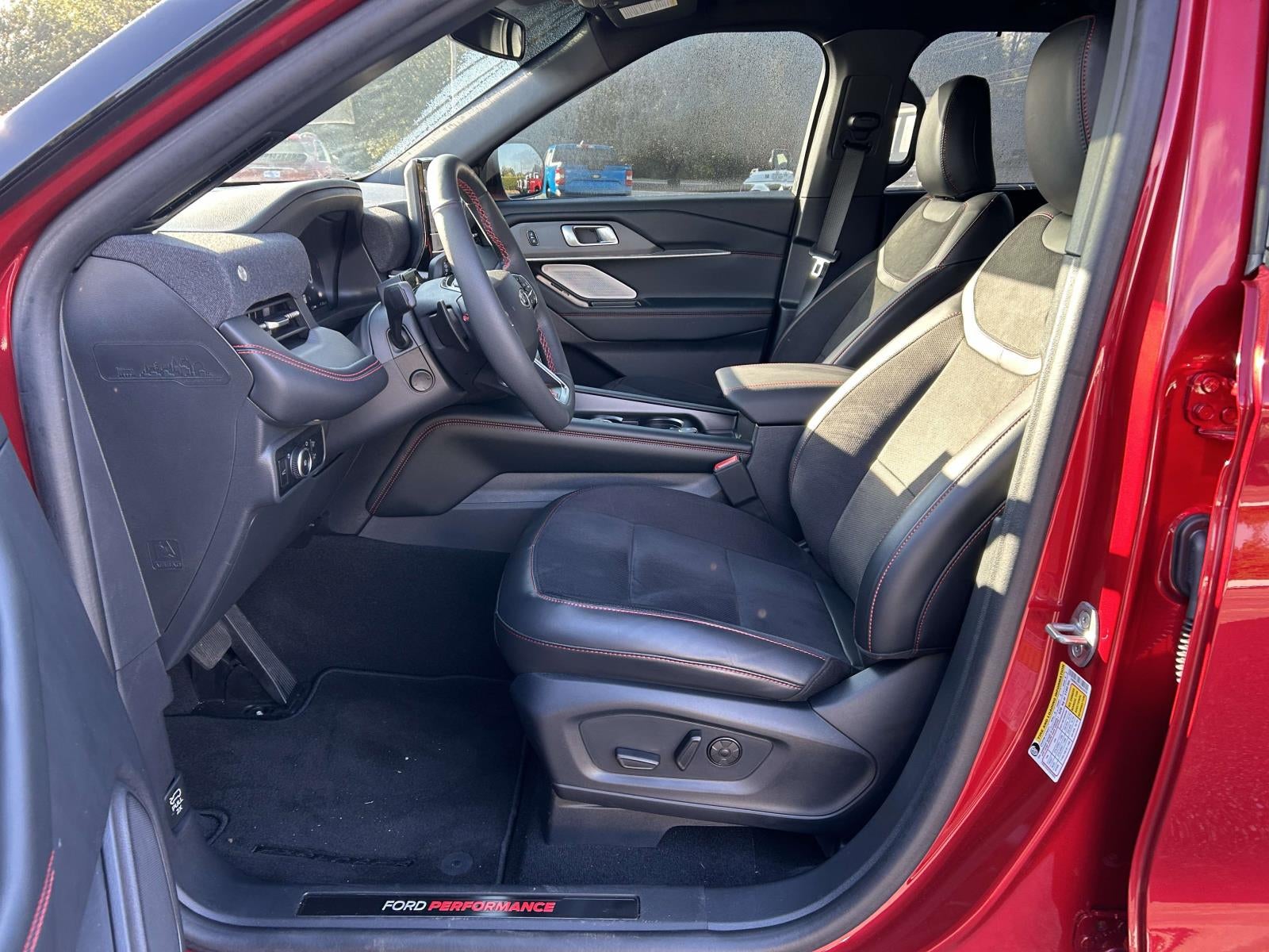 2025 Ford Explorer ST 4WD