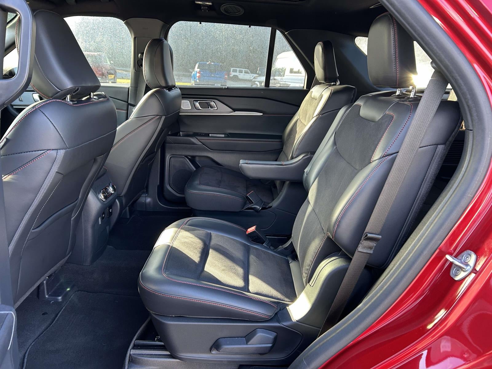 2025 Ford Explorer ST 4WD