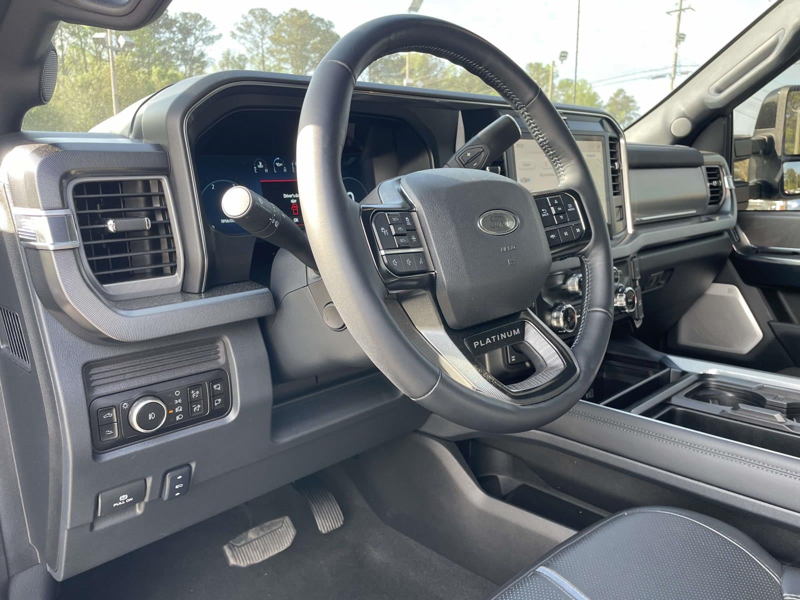 2025 Ford Super Duty F-250 SRW Platinum 4WD Crew Cab 6.75' Box