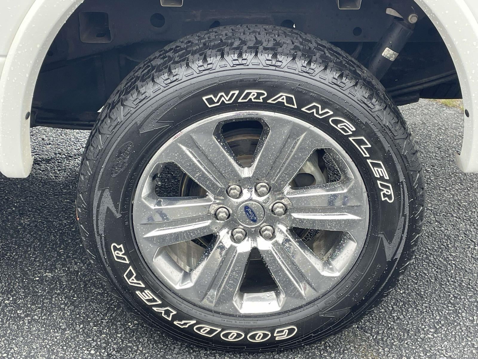 2020 Ford F-150 LARIAT 4WD SuperCrew 5.5' Box