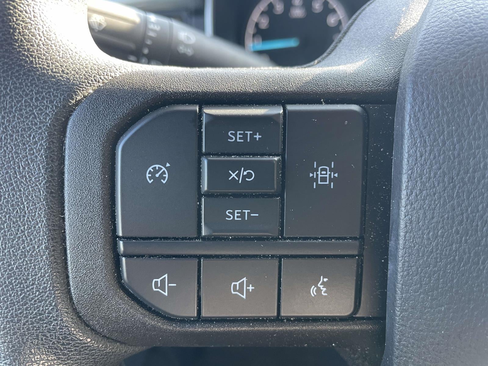 2023 Ford F-150 XL 4WD SuperCrew 5.5' Box