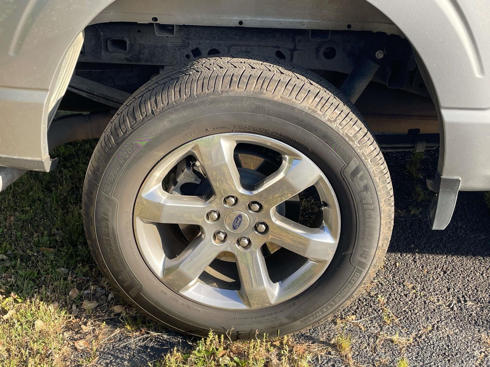 2022 Ford F-150 LARIAT 4WD SuperCrew 5.5' Box