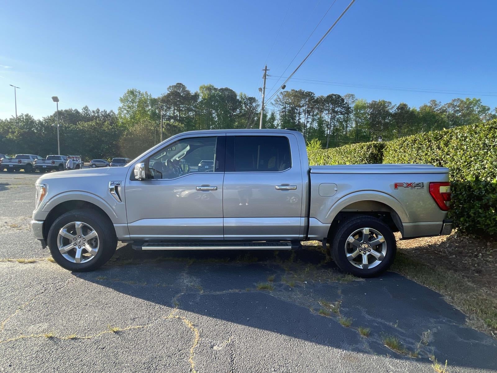 2022 Ford F-150 LARIAT 4WD SuperCrew 5.5' Box