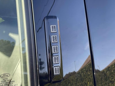 2022 Ford F-150 LARIAT 4WD SuperCrew 5.5' Box