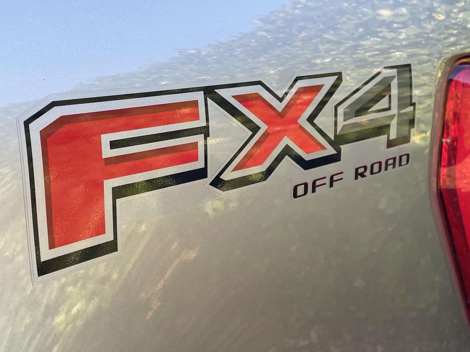 2022 Ford F-150 LARIAT 4WD SuperCrew 5.5' Box