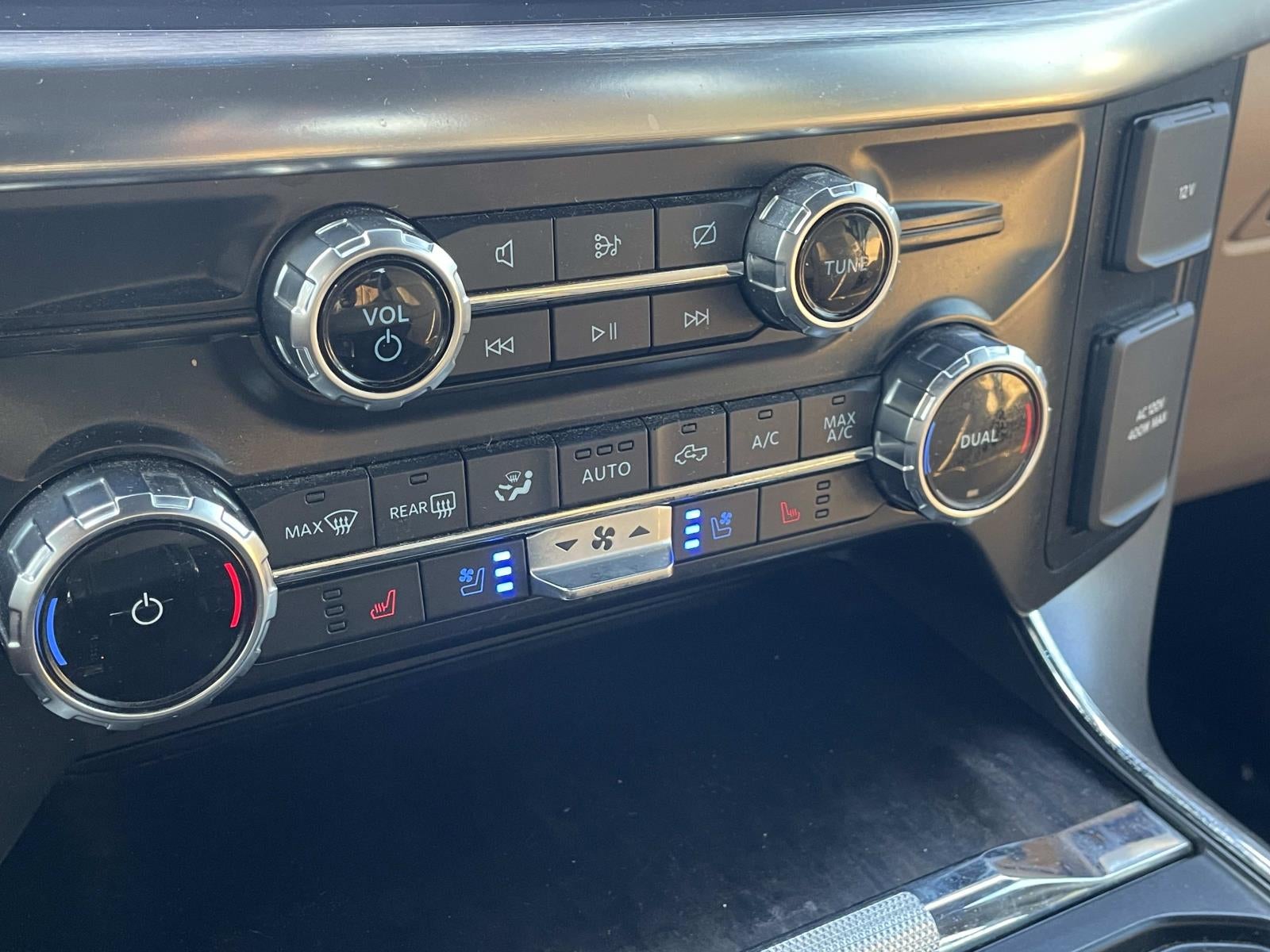 2022 Ford F-150 LARIAT 4WD SuperCrew 5.5' Box