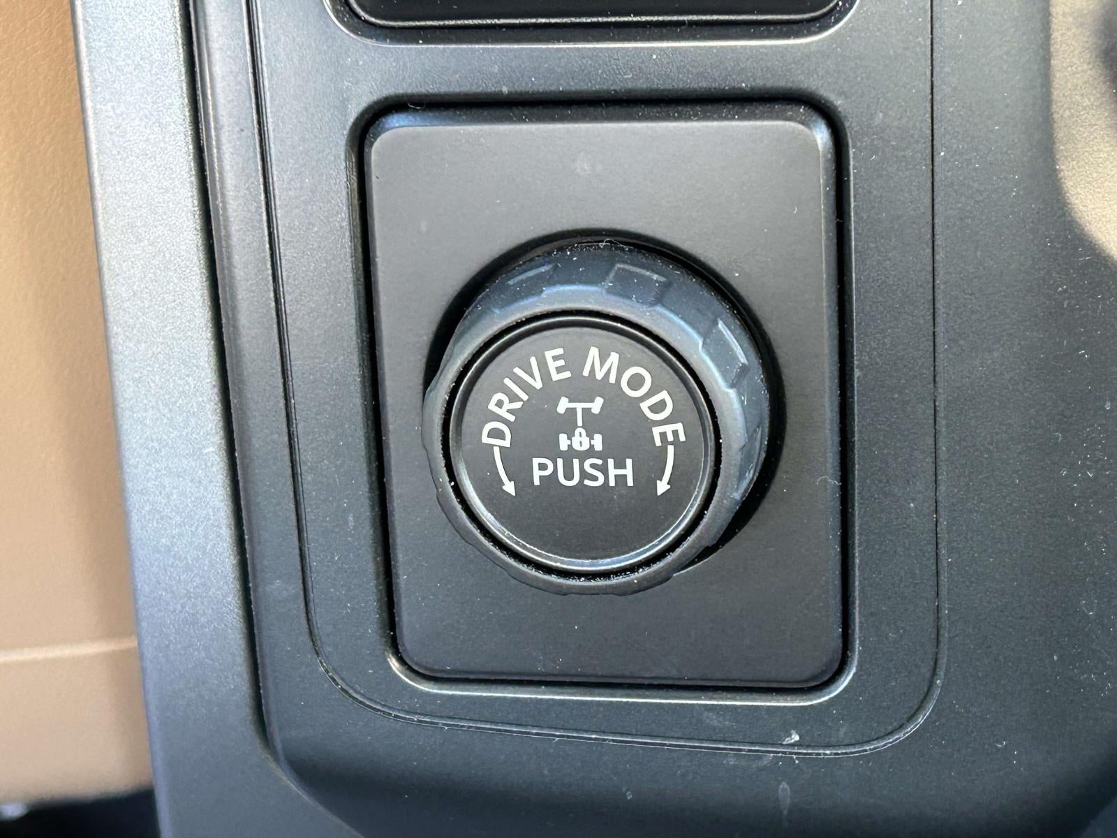 2022 Ford F-150 XLT 2WD Reg Cab 6.5' Box