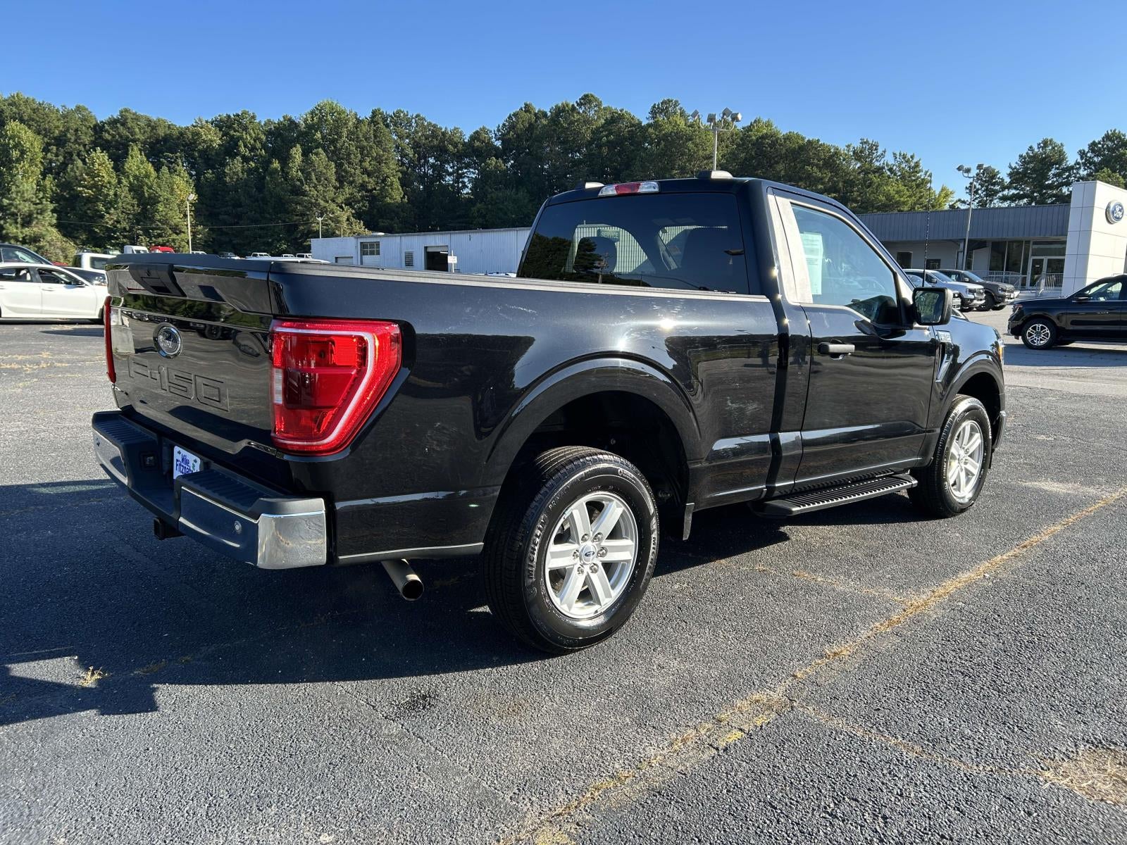 2022 Ford F-150 XLT 2WD Reg Cab 6.5' Box