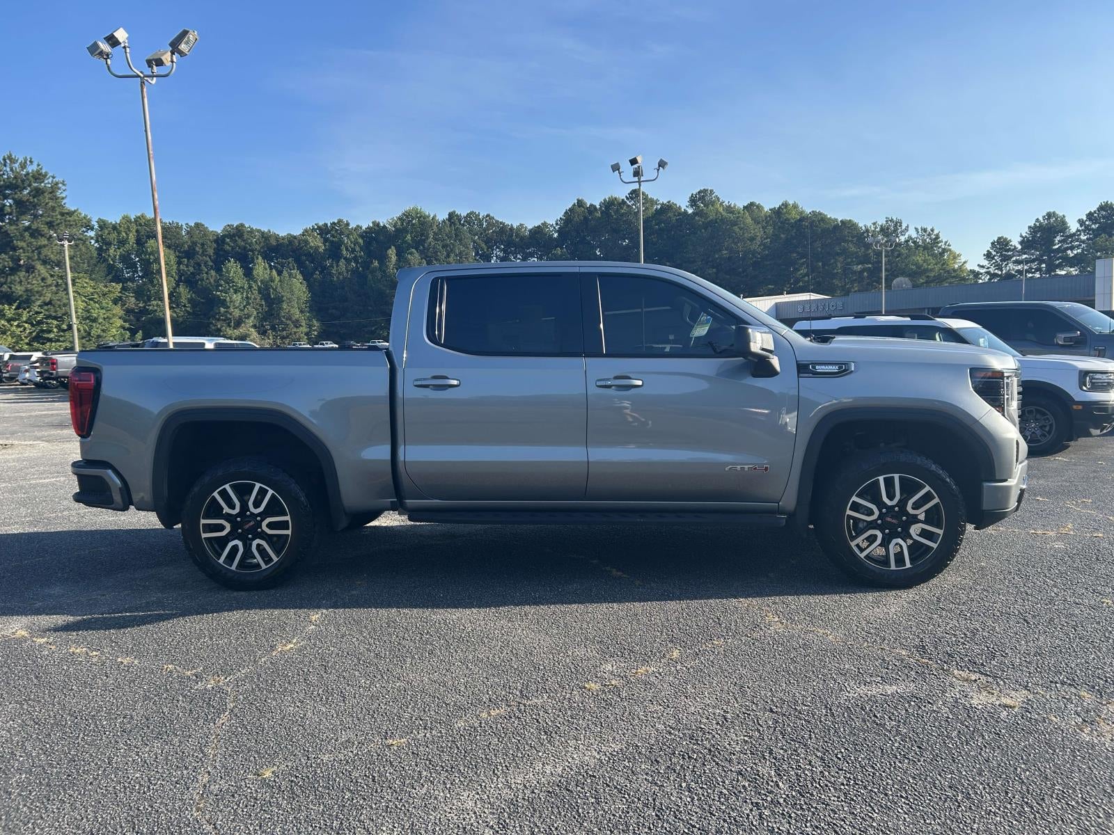 2024 GMC Sierra 1500 4WD Crew Cab 147 AT4