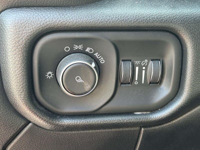 2019 RAM 2500 Big Horn 4x4 Crew Cab 6'4 Box