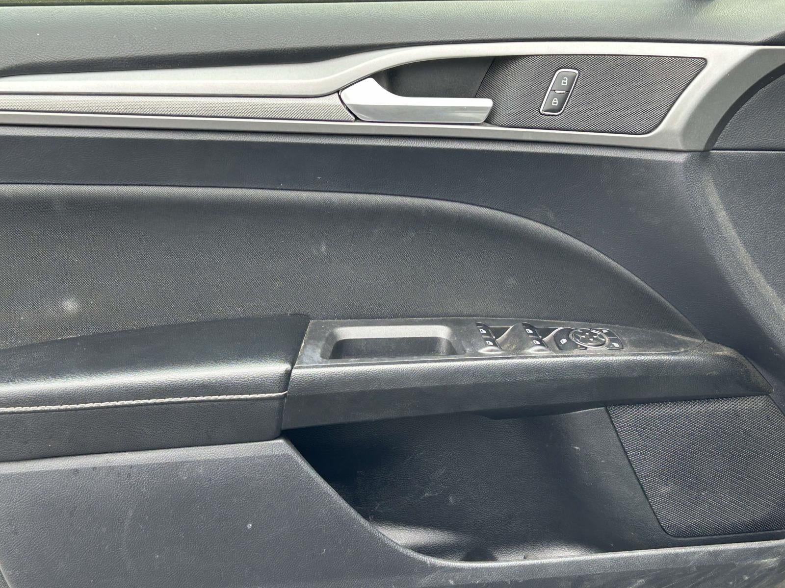 2020 Ford Fusion SE FWD