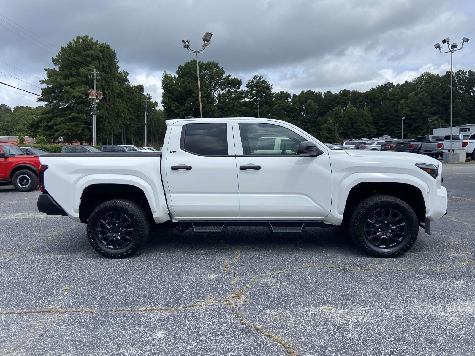 2024 Toyota Tacoma 4WD SR Double Cab 5' Bed AT (Natl)