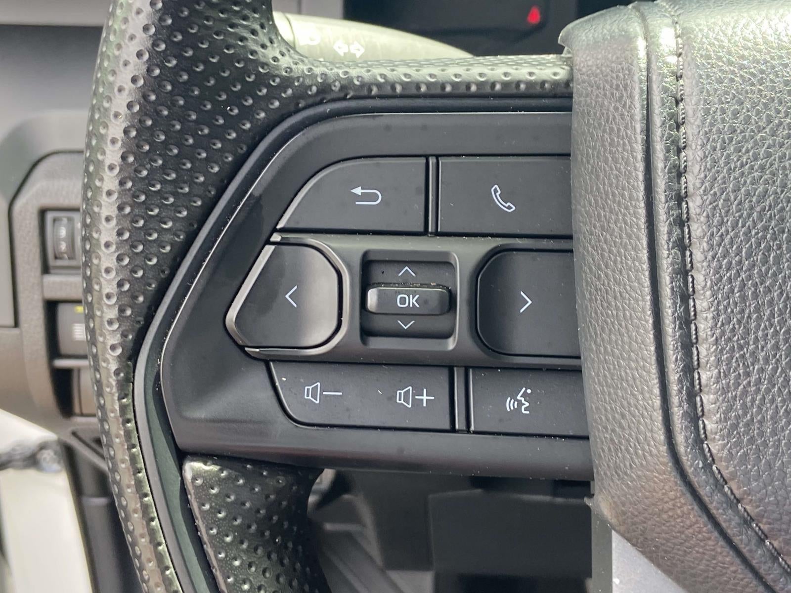 2024 Toyota Tacoma 4WD SR Double Cab 5' Bed AT (Natl)