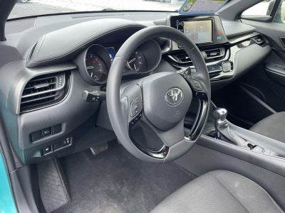 2018 Toyota C-HR XLE FWD (Natl)