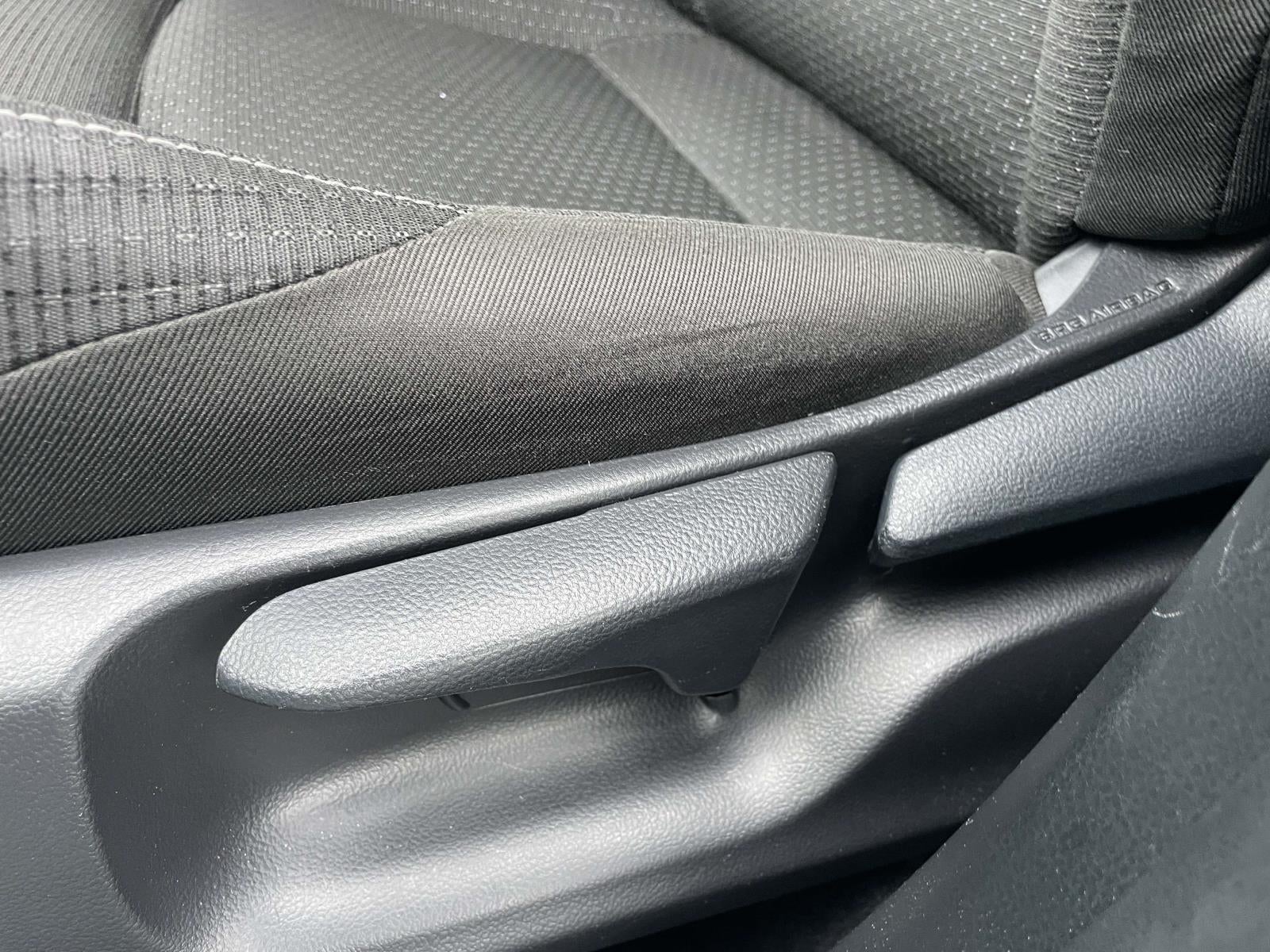 2018 Toyota C-HR XLE FWD (Natl)