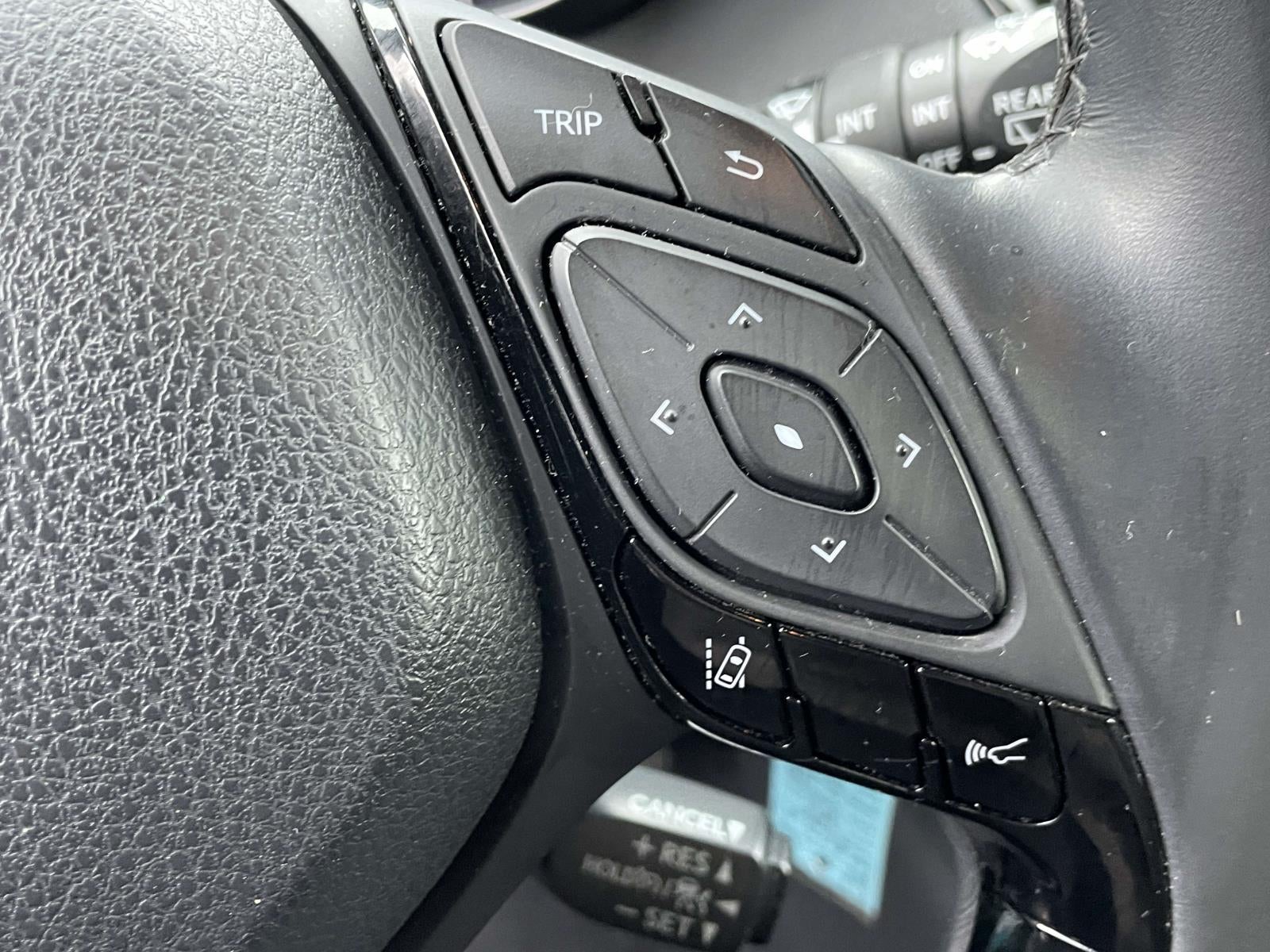 2018 Toyota C-HR XLE FWD (Natl)