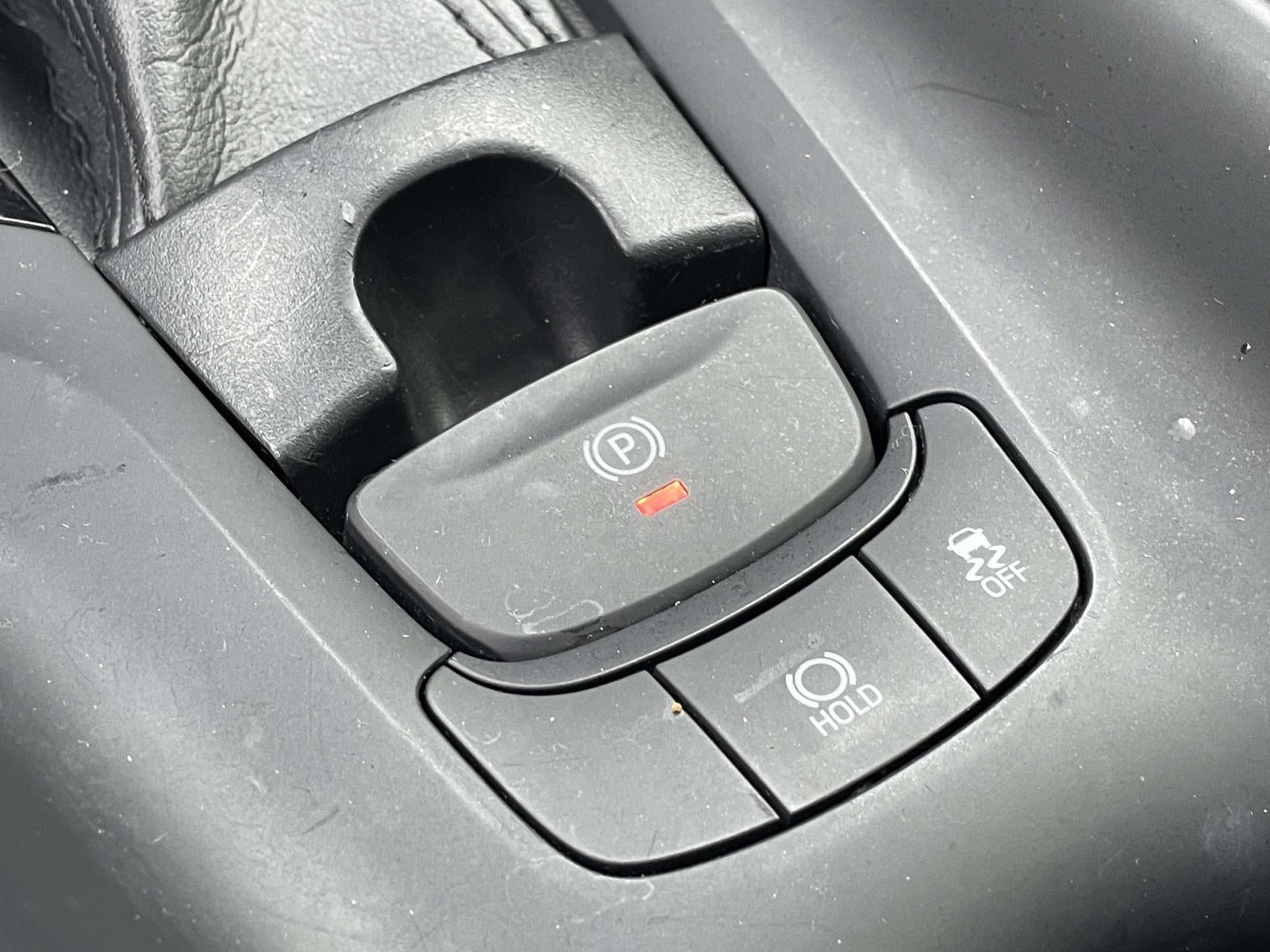 2018 Toyota C-HR XLE FWD (Natl)