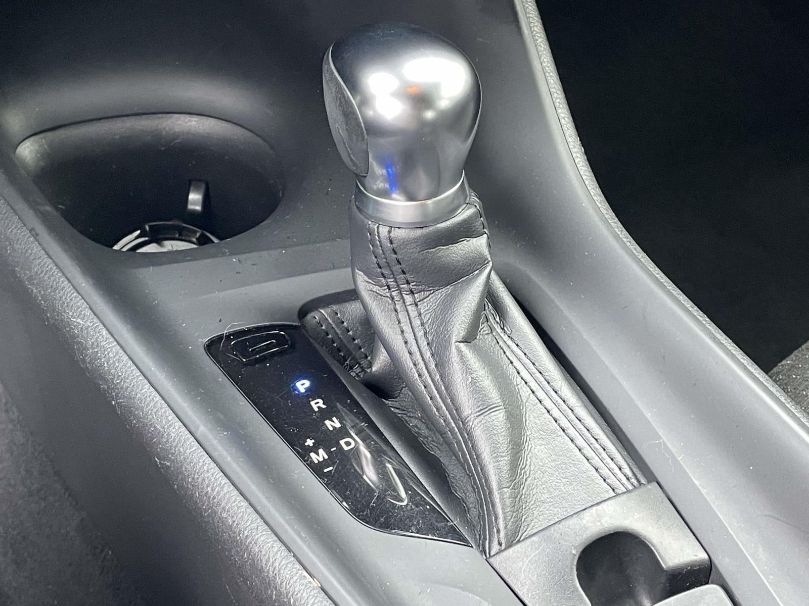 2018 Toyota C-HR XLE FWD (Natl)